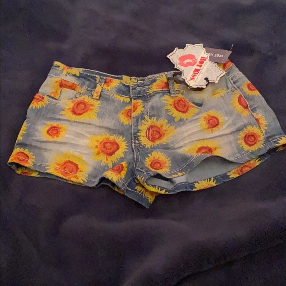 Denim Shorts with Sunflower Print NWT Size 7